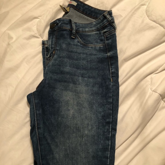 ⬇️💲⬇️Refuge soft denim skinny jean. - Picture 2 of 4